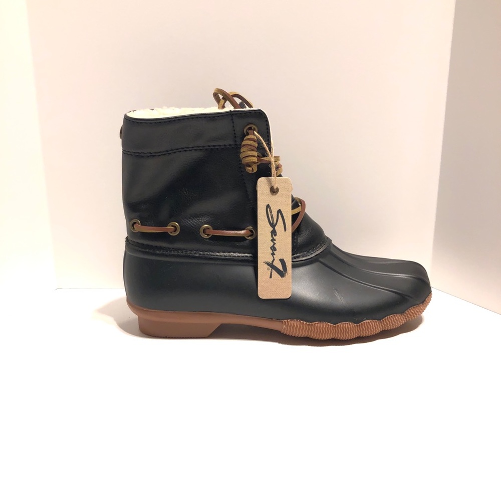 Seven7 Jhawk Rain Shoe size 6